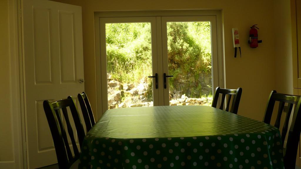 Craigalappan Cottages Holiday Home Бушмілс Екстер'єр фото