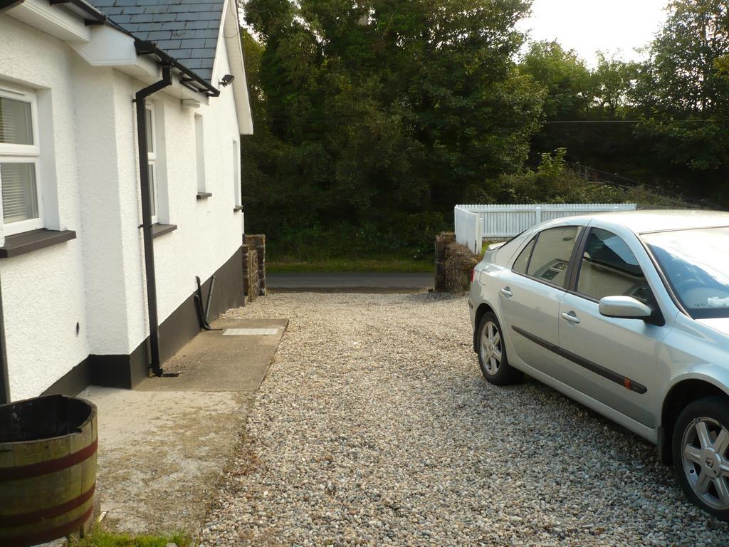Craigalappan Cottages Holiday Home Бушмілс Екстер'єр фото